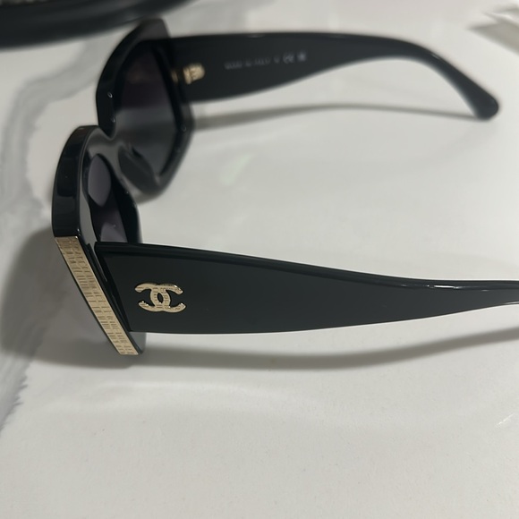 CHANEL sunglasses  - Picture 4 of 10